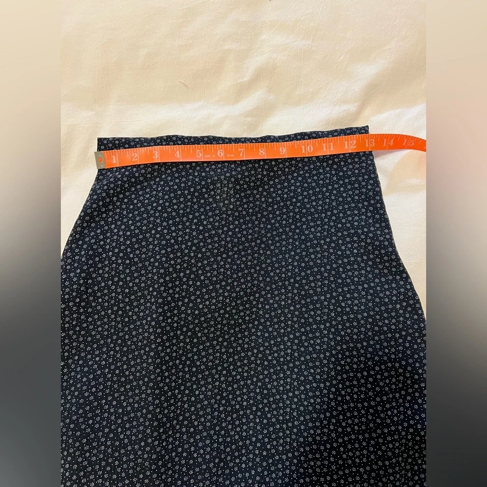 H&M High-low flowy ruffle skirt in navy blue with white dots - size 6 - Picture 5 of 8